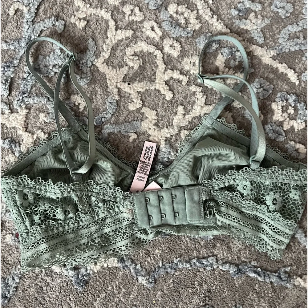 Victoria’s Secret Light Green Lace Bralette Size XS - Picture 3 of 4